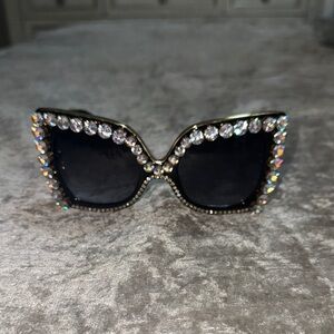 Elegant Black Rhinestone Sunglasses